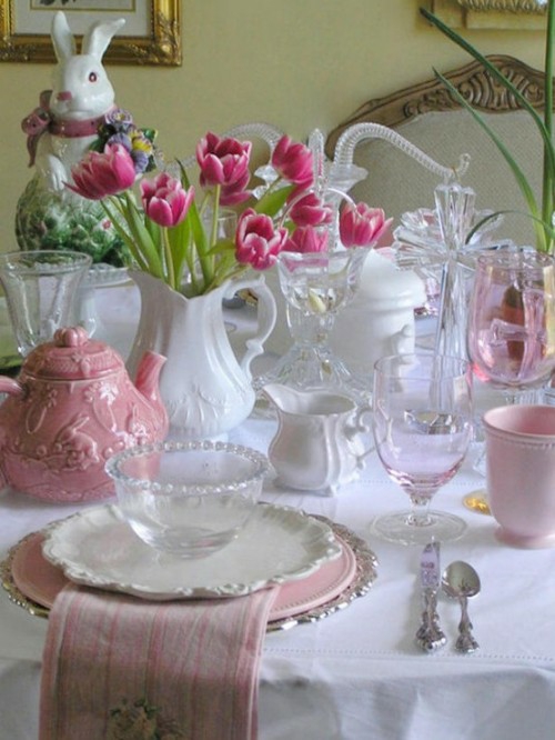 Paasdecoratie Roze en paarse ambachten glazen borden