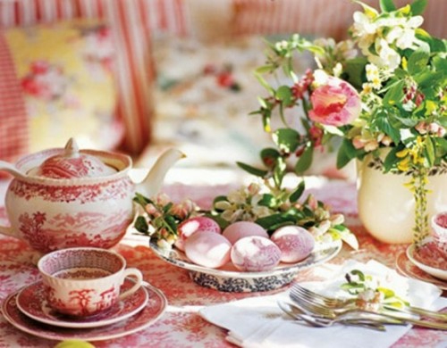 Décoration de Pâques Assiette artisanale rose et violette