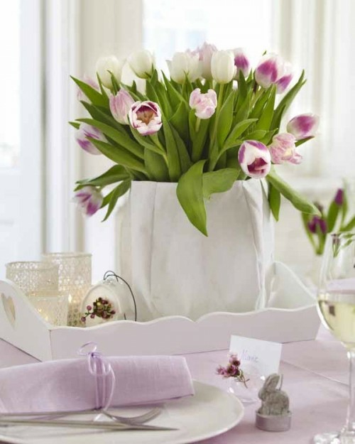 Pääsiäinen koristelu Pinkki ja violetti käsityöt tulppaanit keväällä