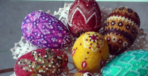 复活节彩蛋最初用珠宝装饰的珍珠