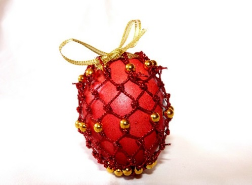 复活节彩蛋珠子装饰原来的红丝带黄色