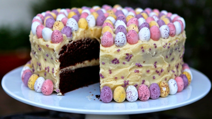 Великденски торти оцветени пролетно настроение великденски яйца