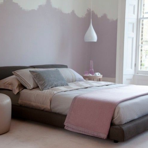 цветна палитра цветова схема стена декорация легло пастел висяща лампа