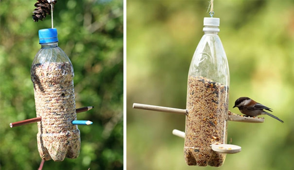 Perdirbami plastikiniai paukščių maisto buteliai