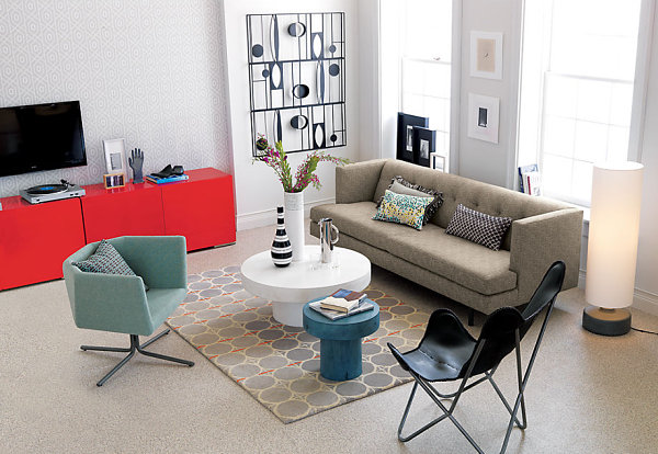 Punainen huonekalut suunnittelee olohuoneen sisustus sohva perinteinen sohvapöytä