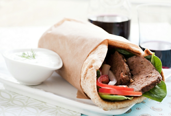 סנדוויץ 'מתכונים טורקית דבש קבב עם בשר טלה