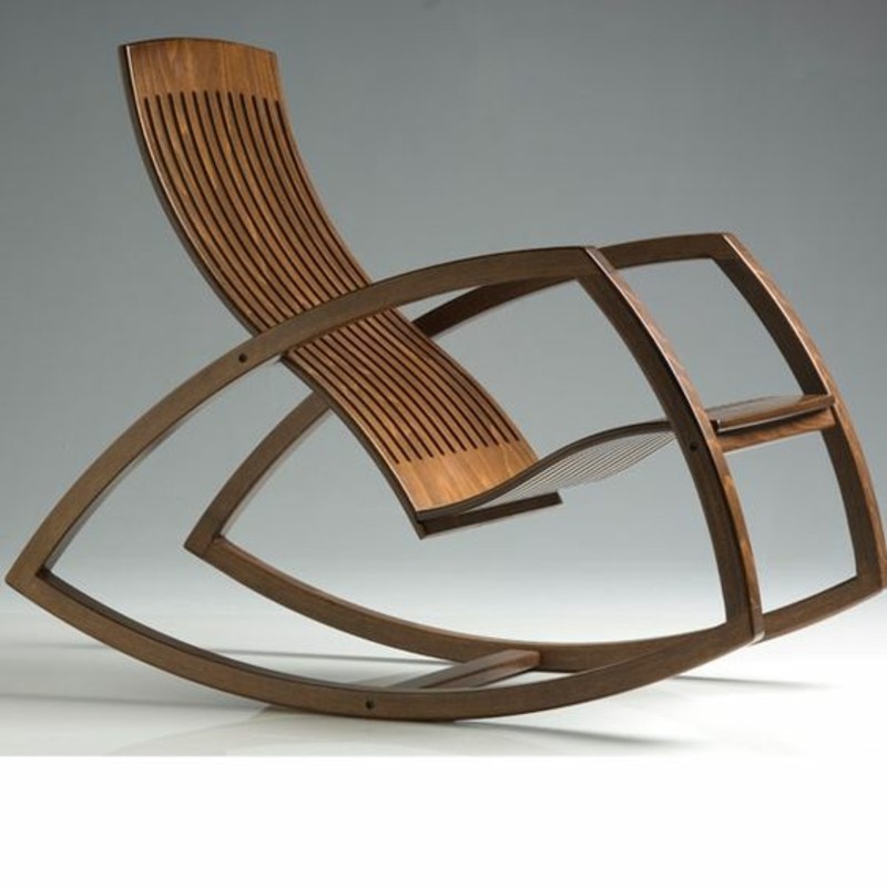 Люлеещите се дървени модери проектират люлеещи се столове
