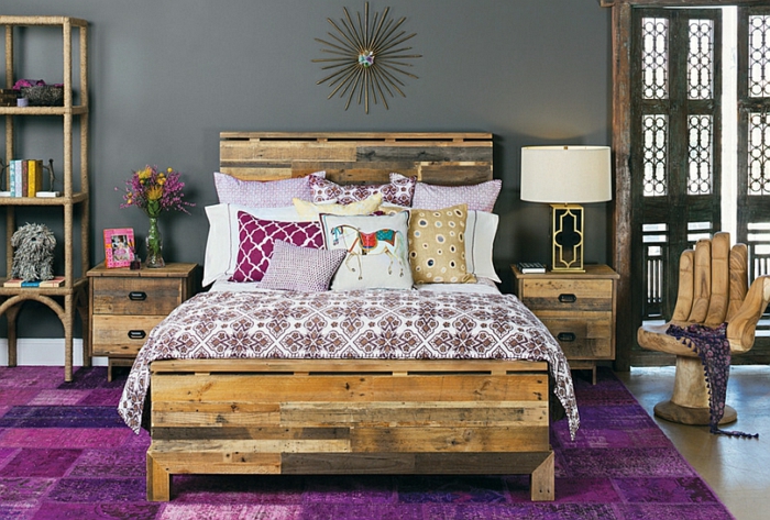 Dormitorio diseño madera violeta