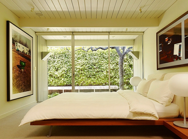 Makuuhuoneen minimalistinen sisustaa päiväpeitto pehmeä