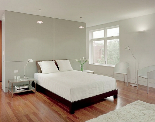 Спалнята с минималистично обзавеждане матрак мека