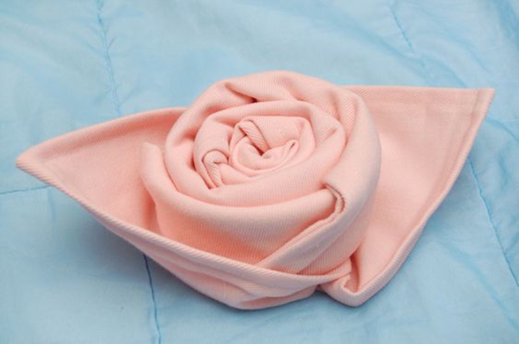 折叠餐巾说明玫瑰桌布餐巾折叠