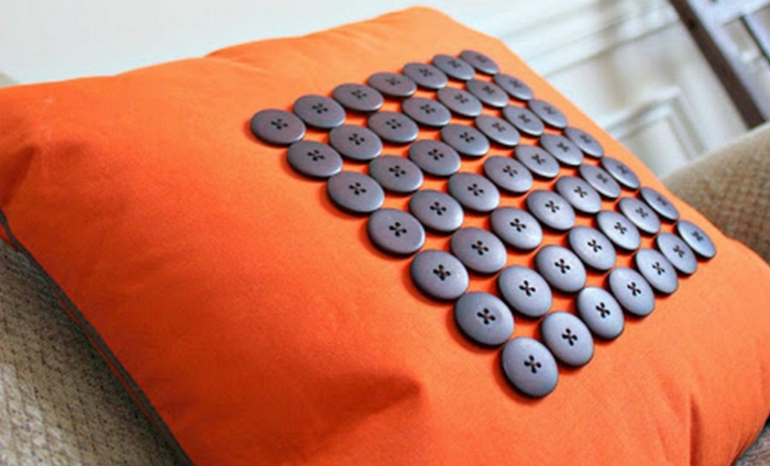 Μαξιλάρια καναπέδων ράβουν δημιουργικά διακοσμητικά κουμπιά μπουτίκ ιδέες