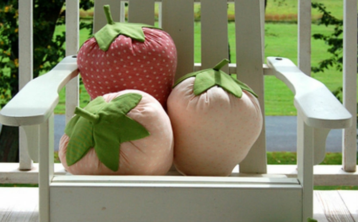 כריות הספה לתפור יצירתי דפוסי תות שדה עצמם