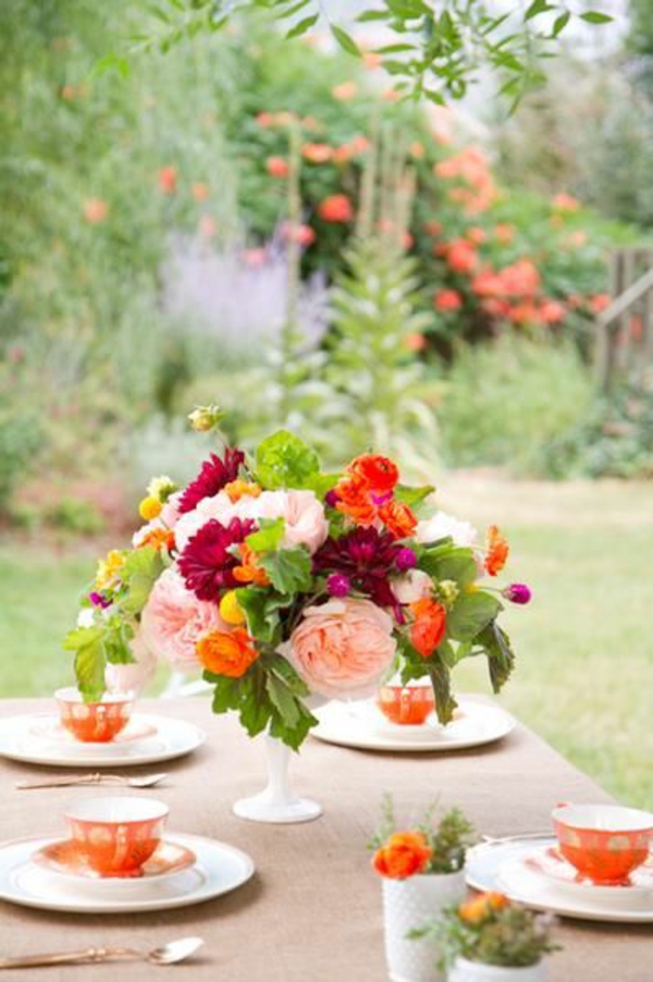 Fiesta de verano deco colorido jardín ideas mesa decoración placa pastel