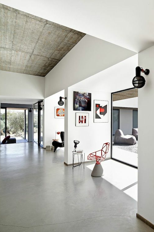 diseño de techo minimalista industrial original moderno en la sala de estar