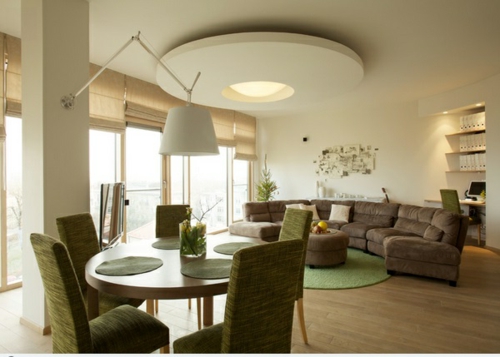 在客厅的天花板覆盖现代原始时尚绿色软垫家具