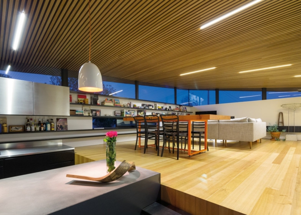 Nekonvenční domácí architektura interiéru dřeva