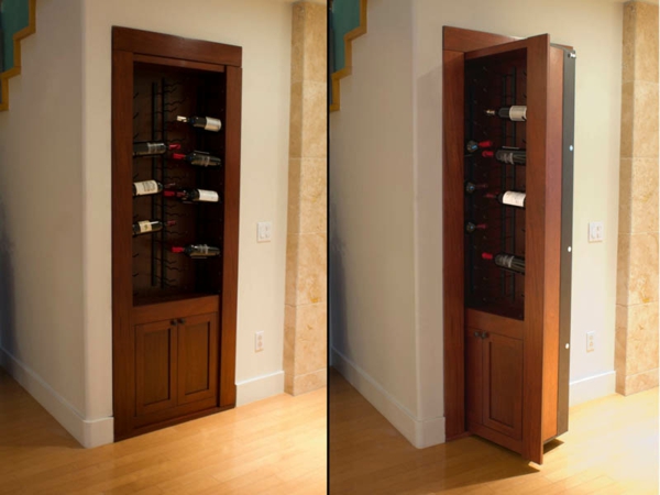 Piilotettu salainen ovi salaisia ​​viinipulloja