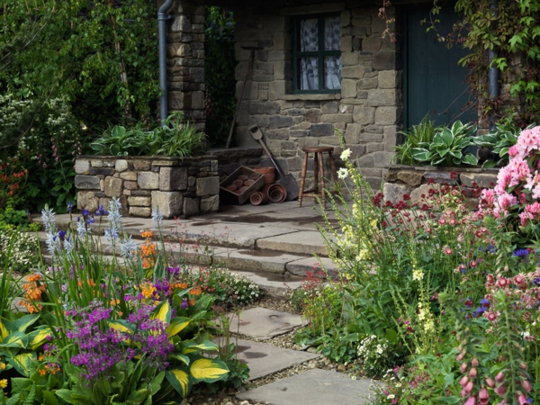 pierre naturelle fleurs idées jardin devant le porche