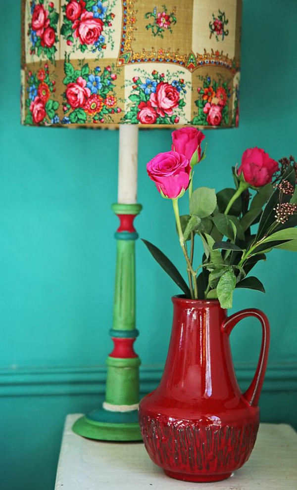 Vægmaling i turkis væg design vaser blomster