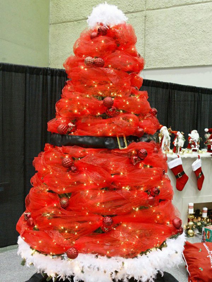 Χριστουγεννιάτικη διακόσμηση Χριστουγεννιάτικο δέντρο κάνει τον Άγιο Βασίλη