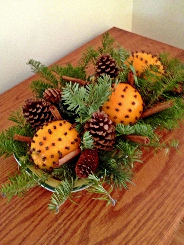 Коледните декорации правят портокаловата коричка от кафяв пипер