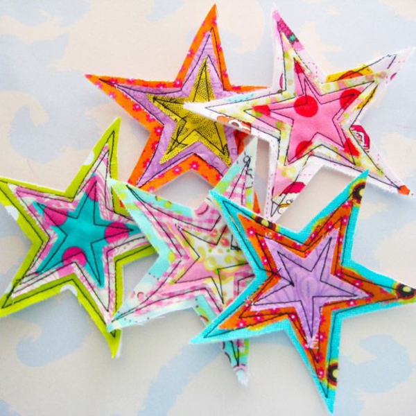 Τα Χριστούγεννα αστέρια αισθάνθηκαν ζωηρόχρωμο crafting πρότυπα παιδιά ευτυχισμένη