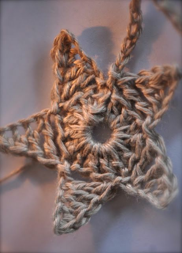 Étoiles de Noël marron artisanat modèles enfants tricotés