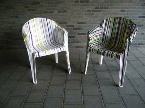 värikäs raidat tekevät verhoiltuja tuoleja