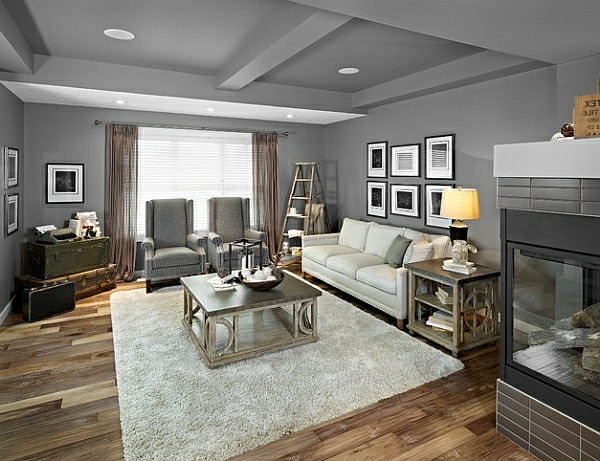 Kopėčios lentynos ir dekoratyviniai daiktai pilka spalva schemą gyvenamasis kambarys