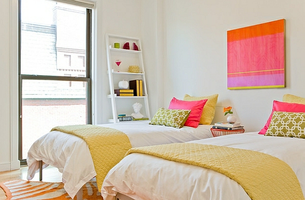 Živé nápady Žebřík police a dekorace ložnice živé barvy postele