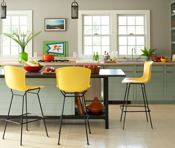 Levende ideer farvekombination væg maling stue gul barstole