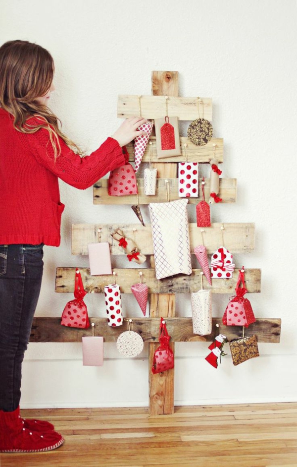 Maak adventkalender zelf houten pallets cadeau-ideeën vullen adventskalender