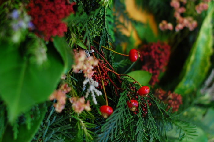 Advent wreath ideas green red rich juicy