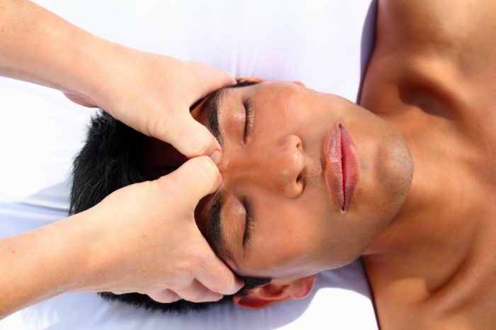 akupressur hovedpine leve sundt sundt liv medicin praksis øve massage akupressur zoner