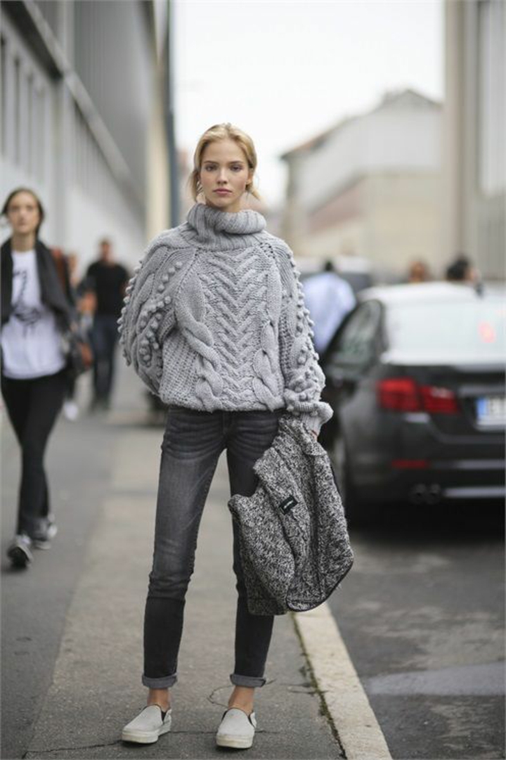aktuální módní trendy 2016 pletený dámský svetr šedý rolák svetr