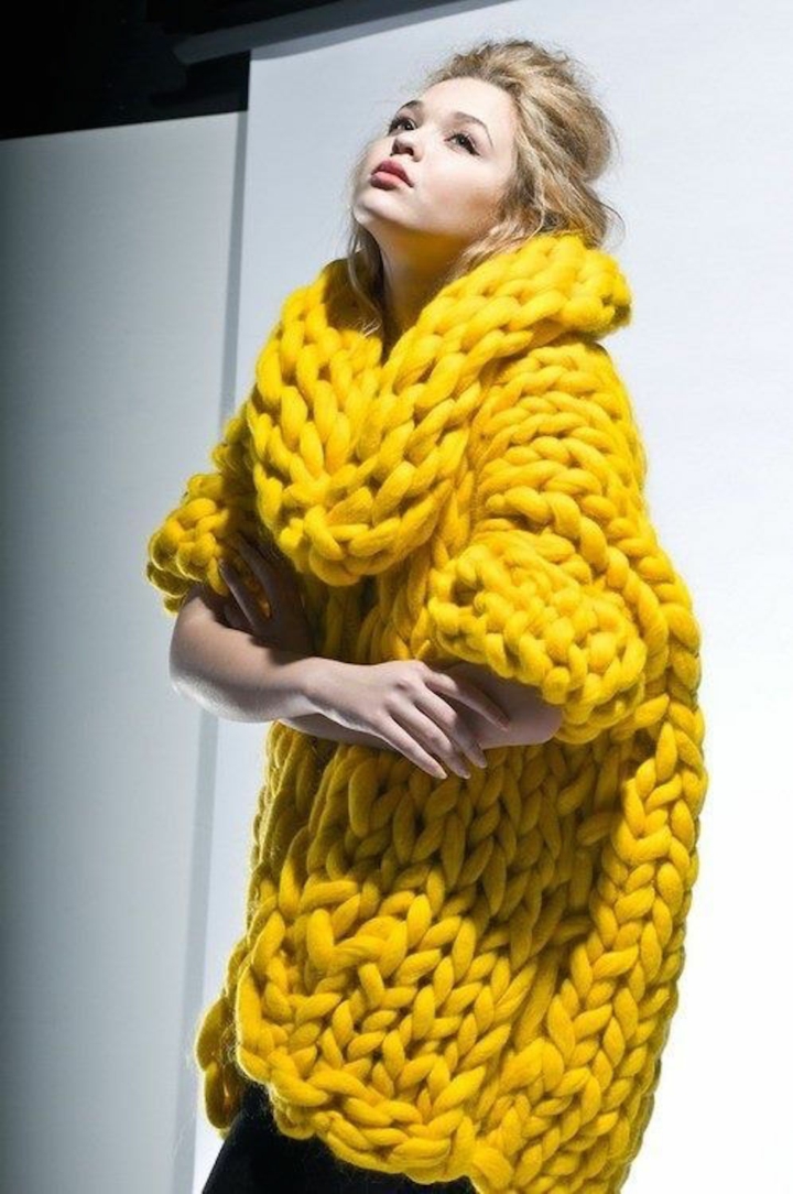 aktuální módní trendy 2016 pletený dámský svetr