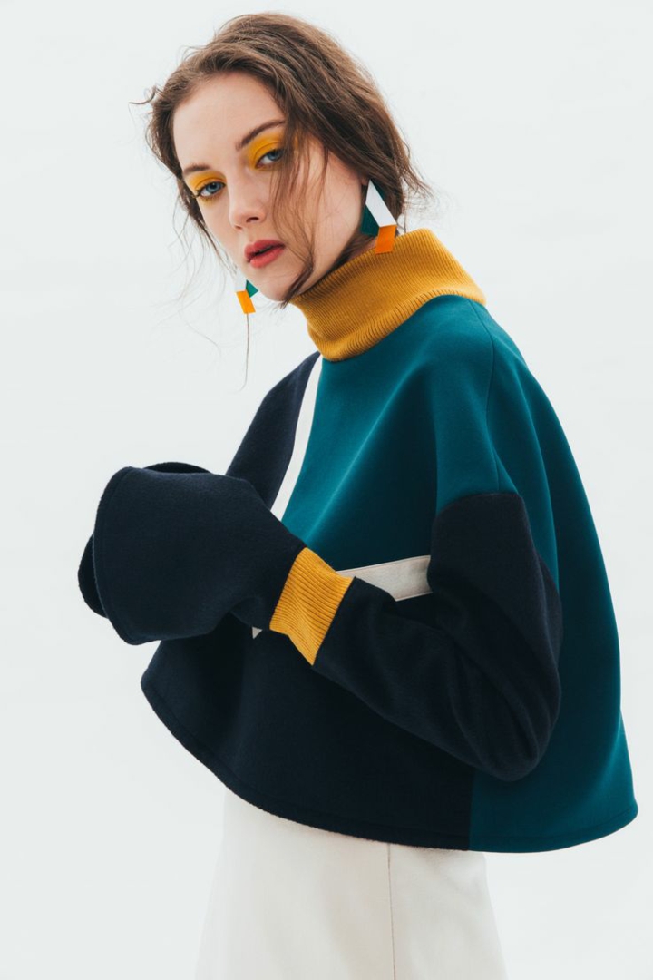 aktuální módní trendy 2016 pletené módní barvy dámský svetr
