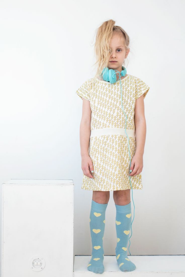 目前的时尚流行趋势节日儿童时装加德纳和冈