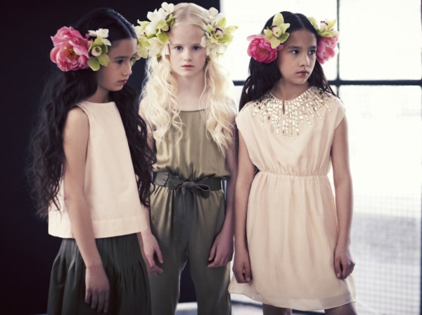 текущи модни тенденции скандинавски детски модни бледо облаци момиче рокли