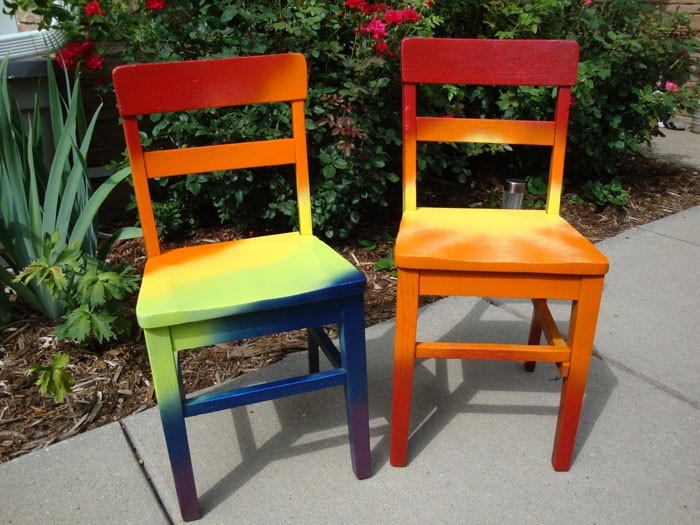 vieilles chaises décorer vieux meubles épices upcycling idées bricolage idées déco idées artisanat idées 21ème