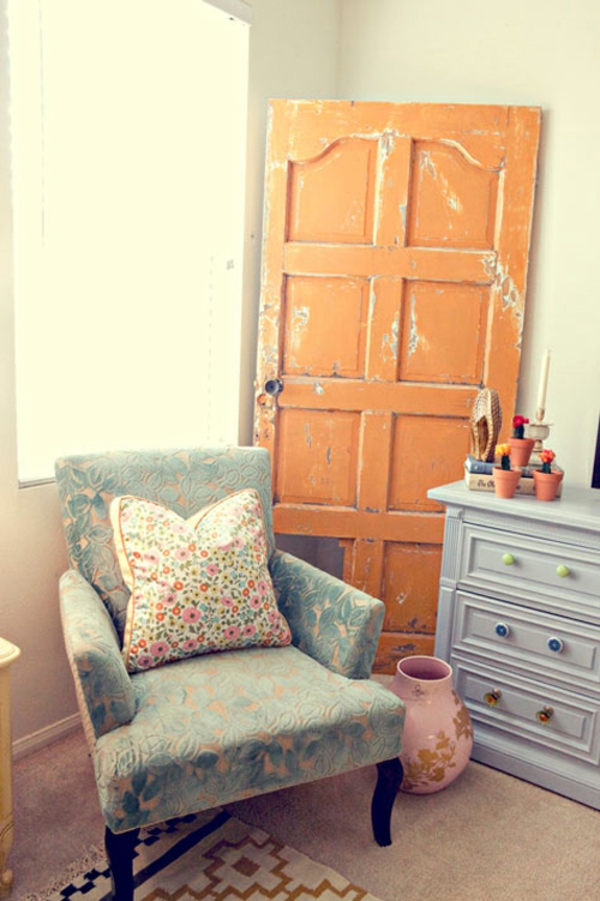 oude deuren recycleren doe-het-meubilair deco deur oranje