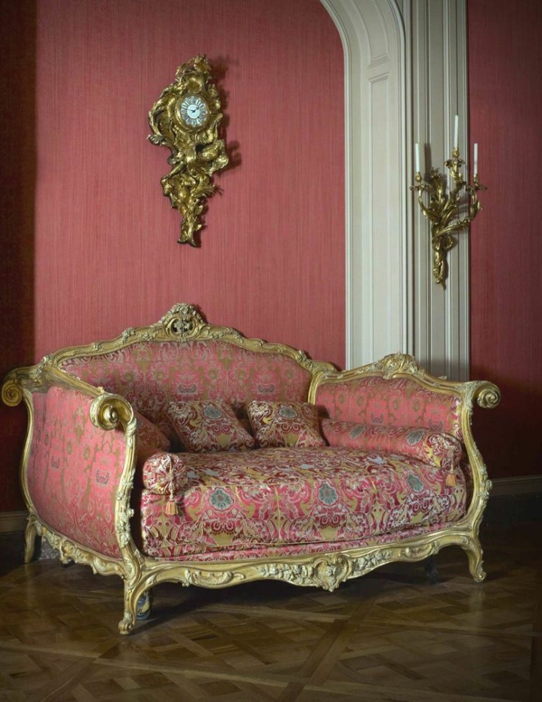 vieux mur rose peinture salon classique canapé vintage