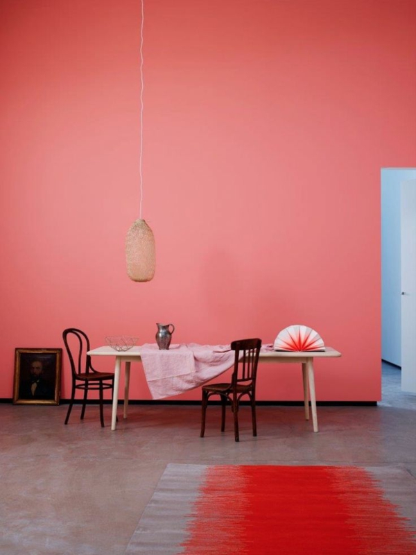 sala de estar antigua rosa alfombra clásica de época roja