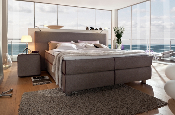 amerikietiškos lovos pavasarinės dėžutės dėžutės, puoštos miegamuoju modernios