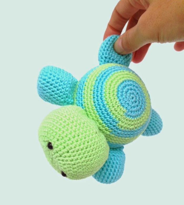 amigurumi crochet hermosa tortuga verde azul