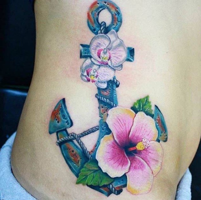 anker tatovering 3d fargerik med hibiskus og orkideer