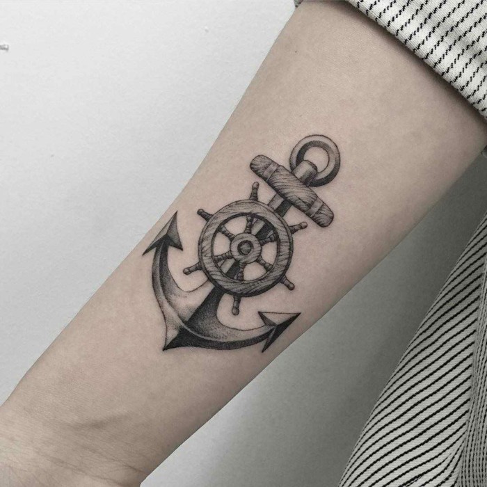 Anker og ror på underarm 3d tatovering