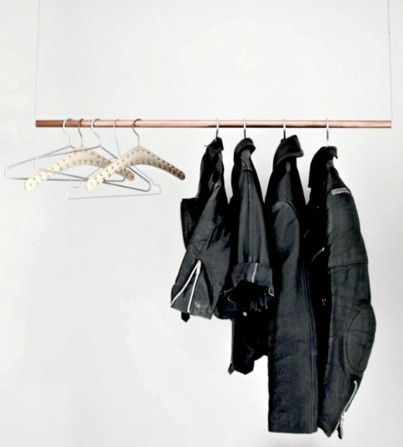 更衣室的想法衣服站立建立自己的工艺想法