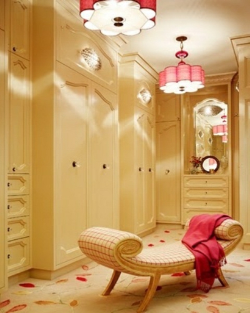 pukuhuone järjestää naisten vaaleanpunainen aksentti suunnittelija sohva matto